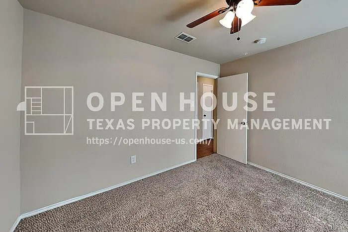 5561 Spring Ridge Dr — Photo 14