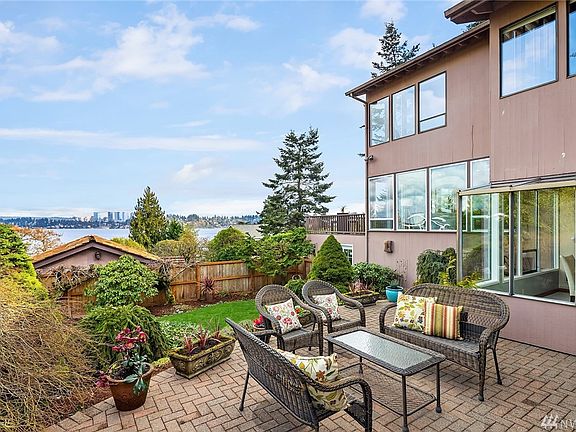 Entry Patio with View of Bellevue Skyline