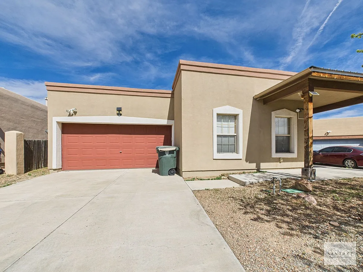 Building Photo - 4627 Solecito Loop