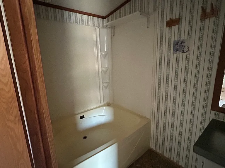 100 Oxford Cir #409 — Photo 8
