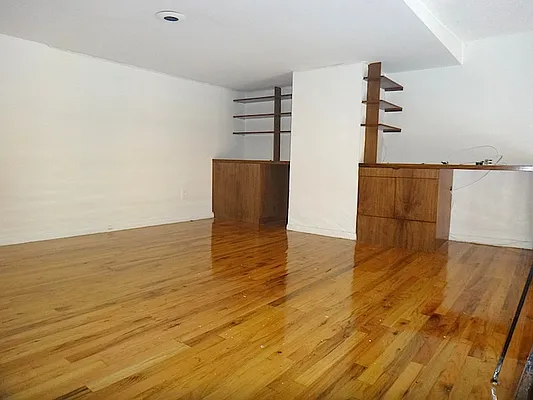 Rented by KVNY Soho | media 11
