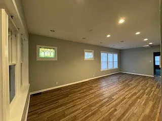 7736 S Champlain Ave — Photo 2