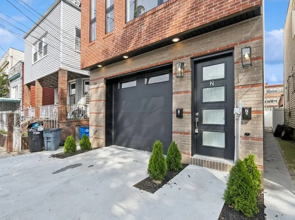 220 Freeman Avenue image 42 of 47