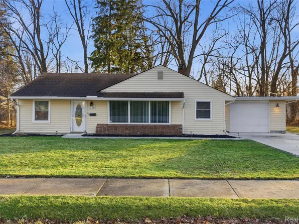 17391 George Washington Dr, Southfield, MI 48075