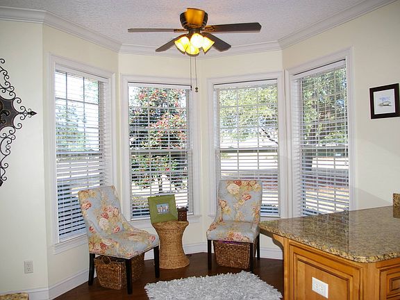 5th image of 127 Brookwater Dr
