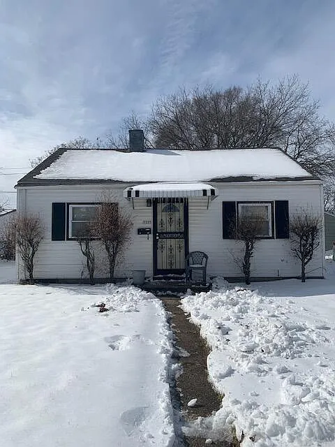5237 North 28th STREET photo 1