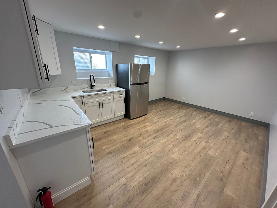 1st image of 216-04 Union Tpke Floor 1