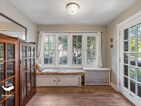 23 Whitson Street image 3 of 40