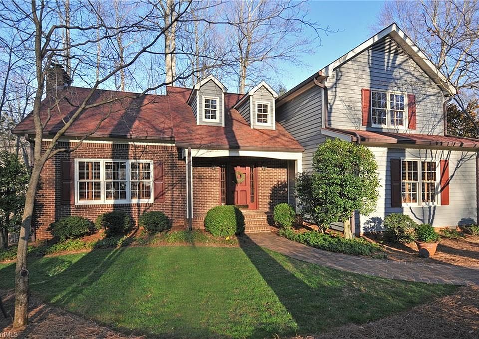 1st image of 221 Cedar Trl