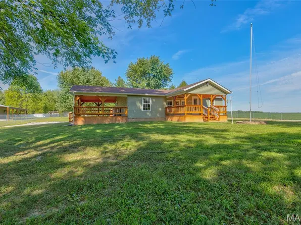 7479 Five Acre Ln, Bunker Hill, IL 62014