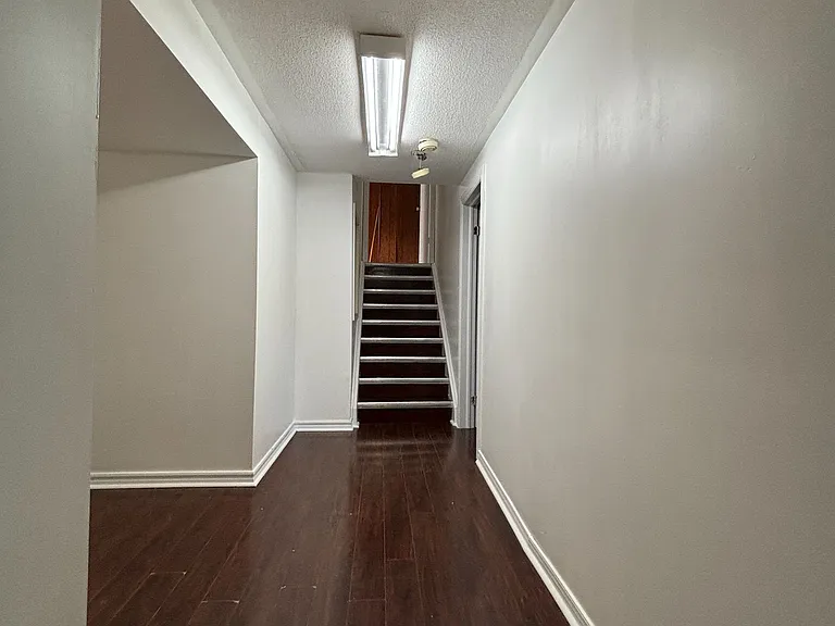 94 Broomfield Dr — Photo 7