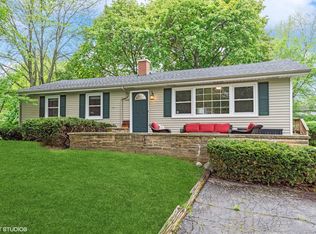 246 S Glendale Ave, Barrington, IL 60010