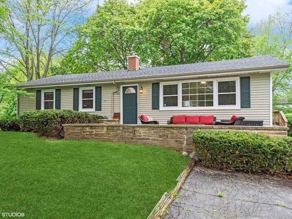 246 S Glendale Ave, Barrington, IL 60010
