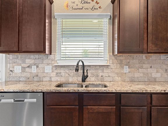 5th image of 217 Slippery Elm Dr