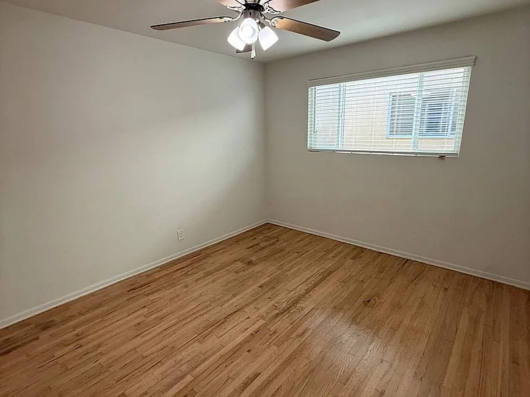 3186-92 Barrington Ave #3186-B — Photo 11