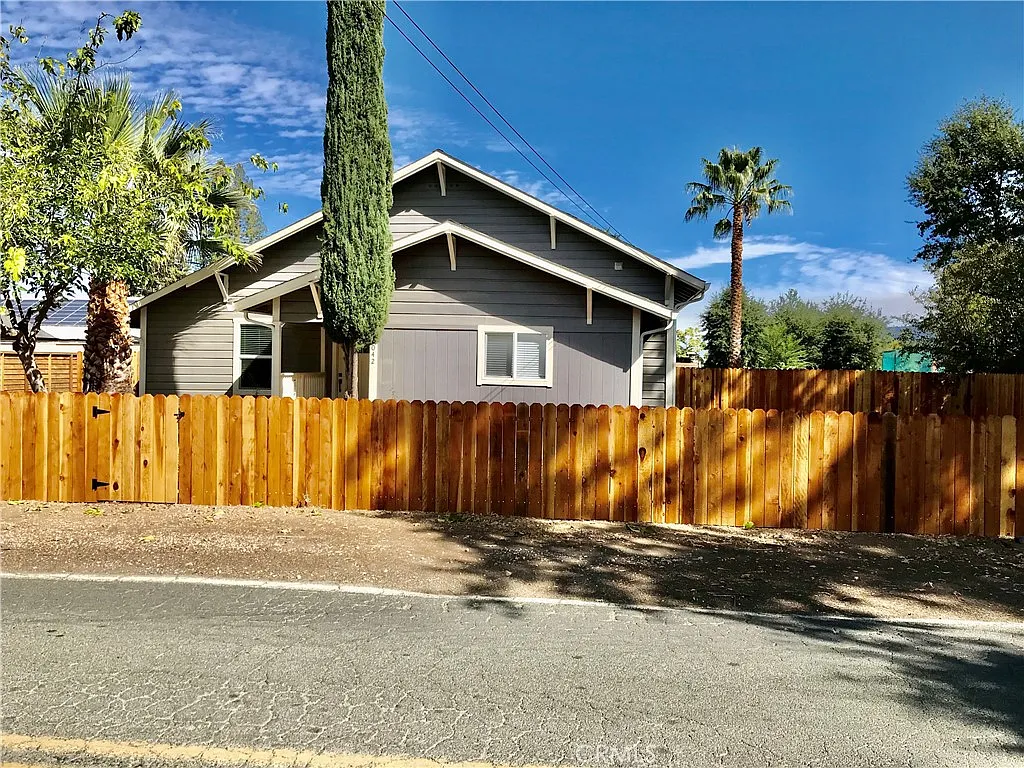 2 bed, 650 sqft, $1,700 — Photo 3