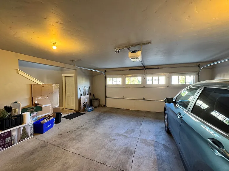 2740 Ordway Ave — Photo 71