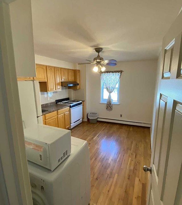 1st image of 549 Anderson Ave