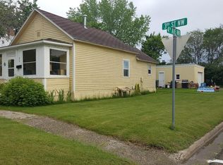 315 3rd St NW, Jamestown, ND 58401