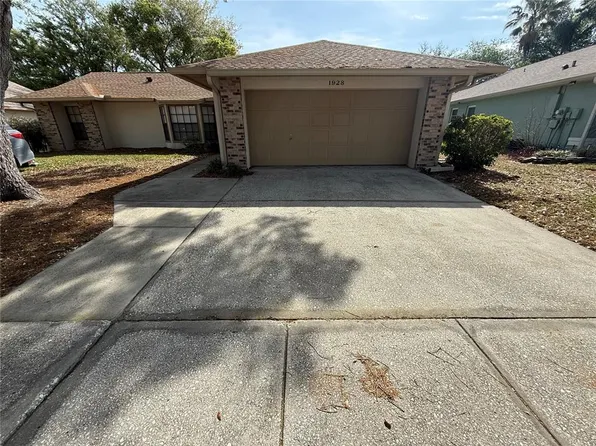 1928 Twisting Ln, Zephyrhills, FL 33543