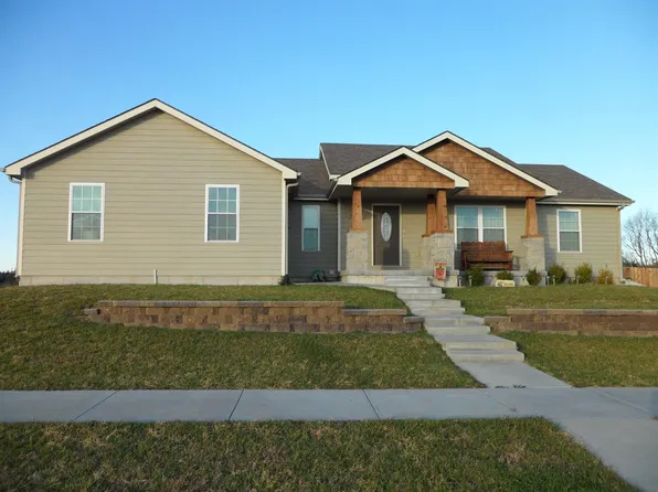 902 Landmark Ave, Abilene, KS 67410