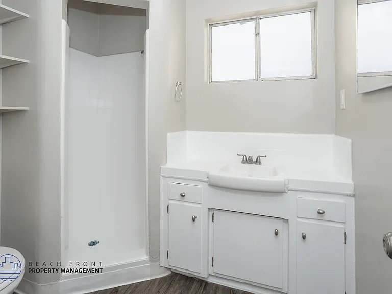 12603-12609 Eucalyptus Ave — Photo 15