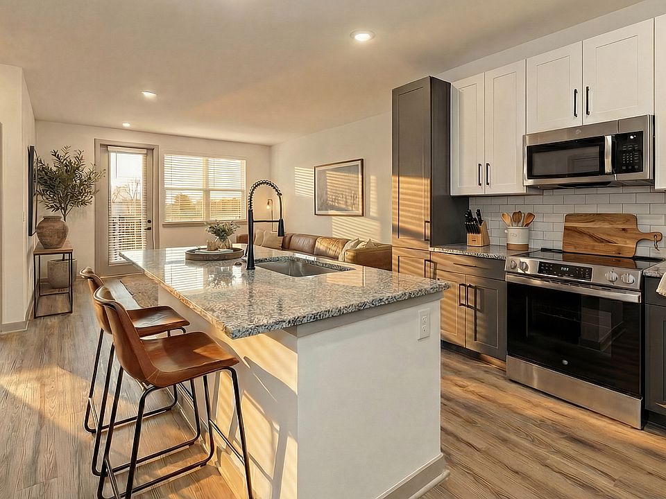 Modern Kitchens with Dual-Toned Cabinets