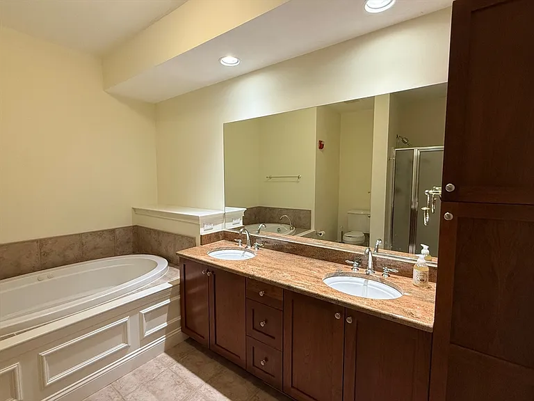 2000 Davenport Ave #2107 — Photo 22