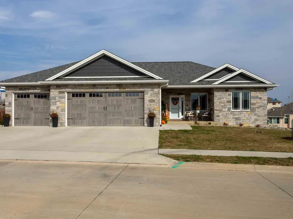 2262 Eldie Dr, Dubuque, IA 52002