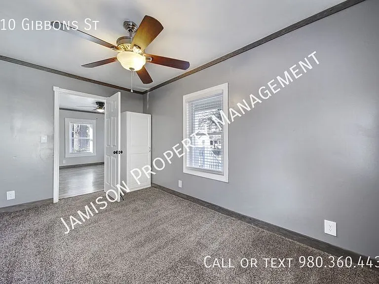 910 Gibbons St — Photo 13