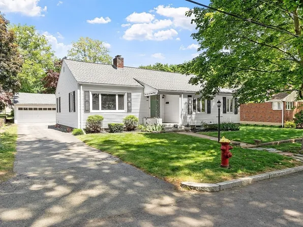 286 Laurel St, Melrose, MA 02176