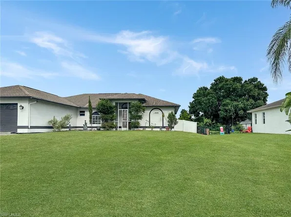 920 Alaska AVE, LEHIGH ACRES, FL 33971