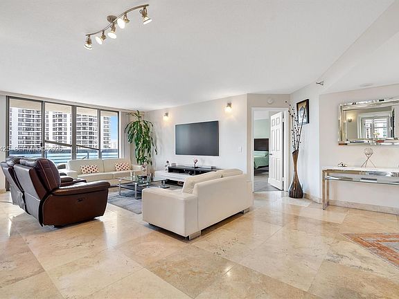 2nd image of 3500 Mystic Pointe Dr APT 806
