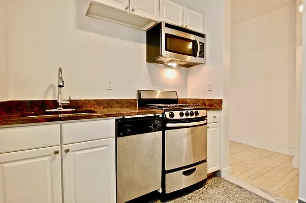 Rented by Bohemia Realty Group | media 13