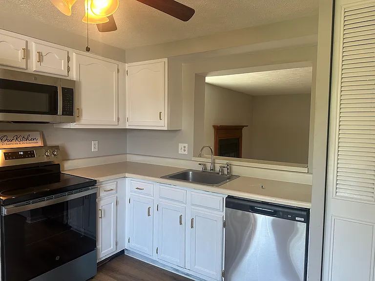 8414 Klarey Ct — Photo 5