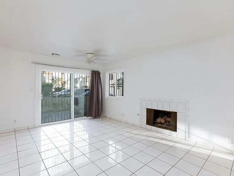 5031 Spencer St #C — Photo 6