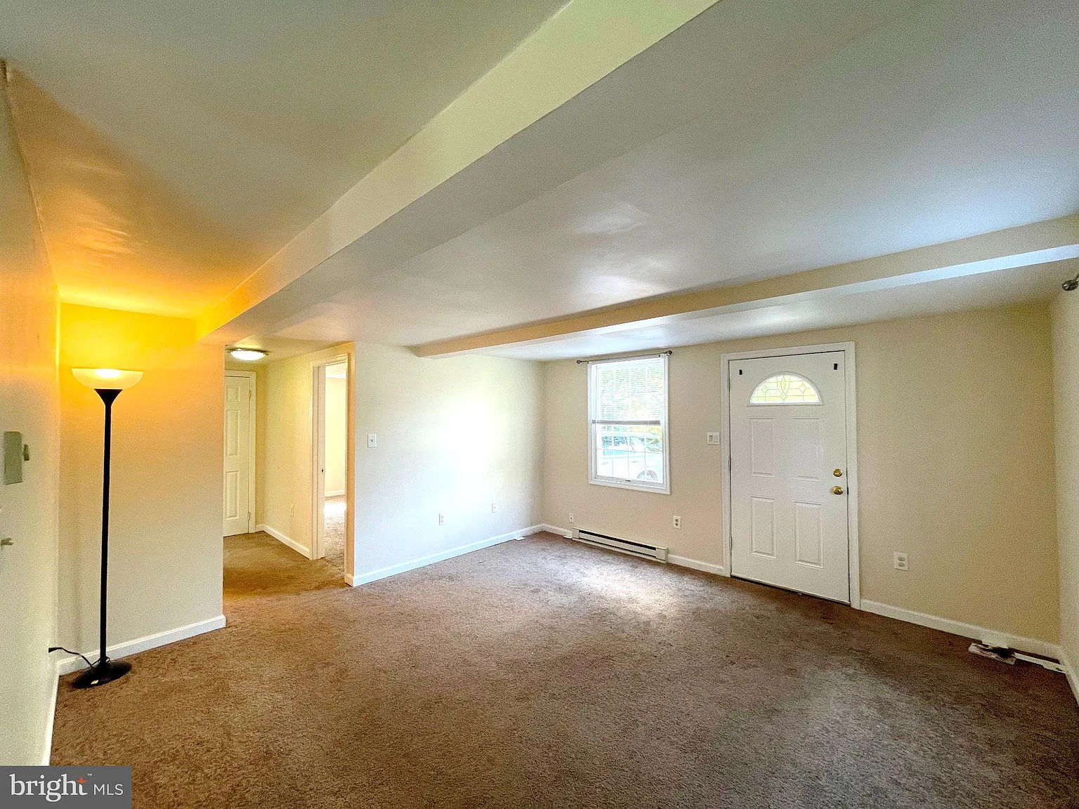 2 bed, 1.0 bath, 985 sqft, $1,350 — Photo 3
