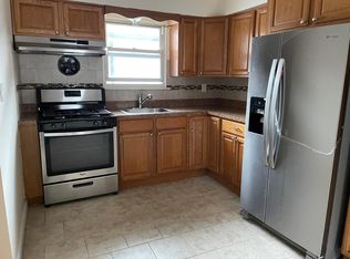253-37 147th Dr, Rosedale, NY 11422