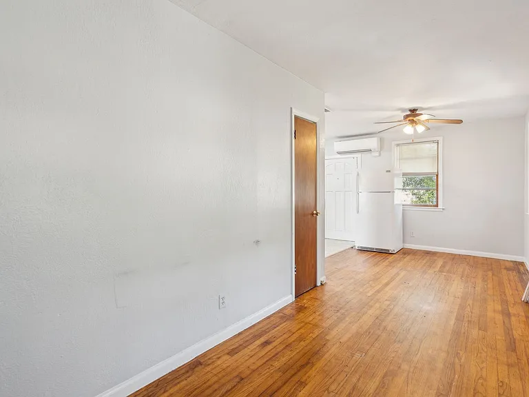 1007 Bethany St — Photo 13