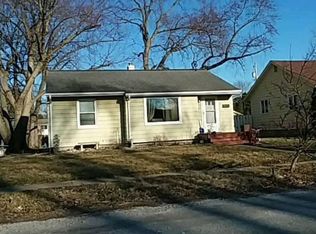 215 S 7th St, Chesterton, IN 46304