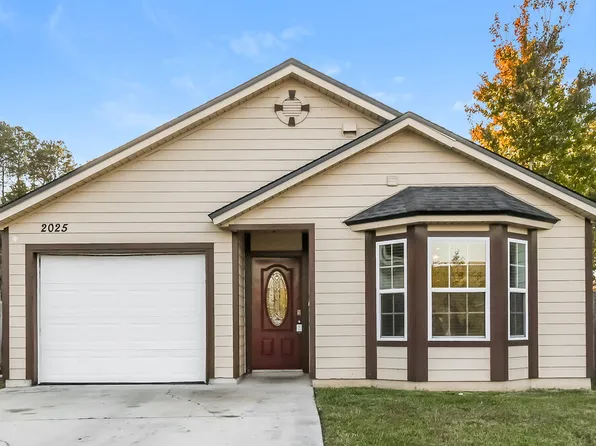 2025 Hunters Trace Cir, Middleburg, FL 32068