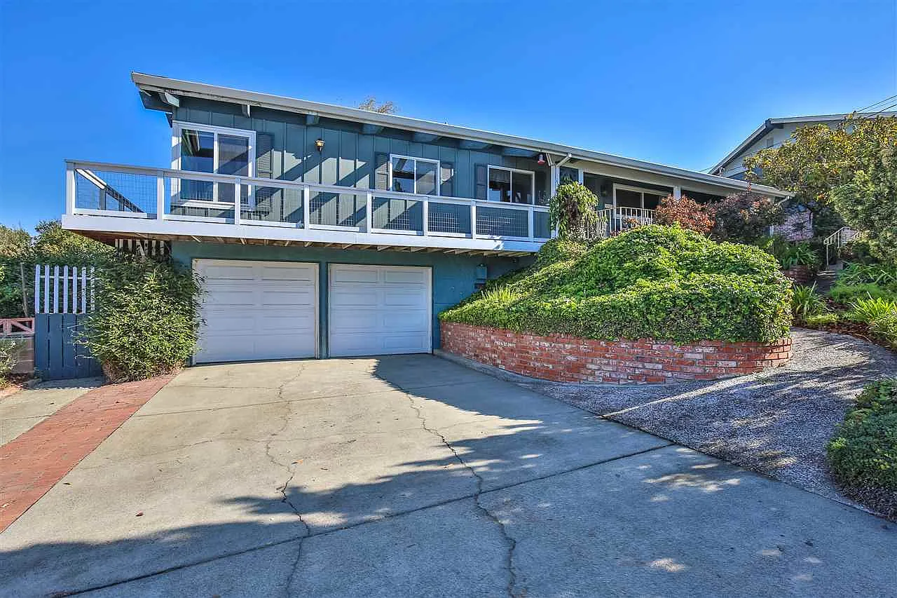 3250 Oakes Dr photo 1