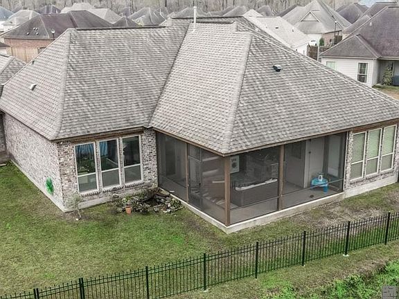 5th image of 8049 Valencia Ct