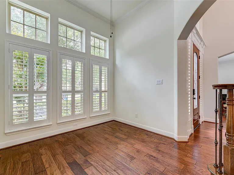 1335 Altavilla Ln — Photo 9