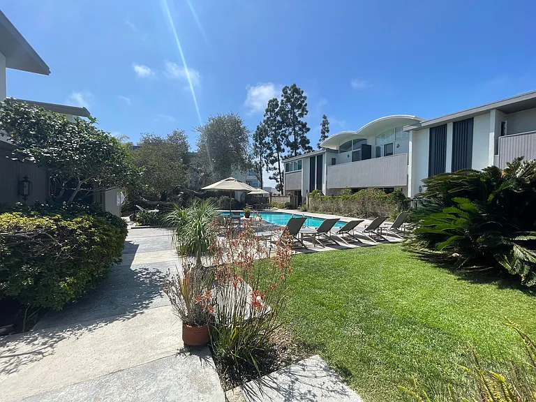 4723 S La Villa Marina #D — Photo 27
