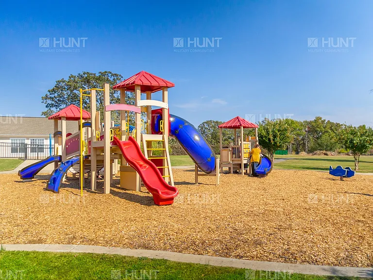 121 Dakota Dr — Photo 15