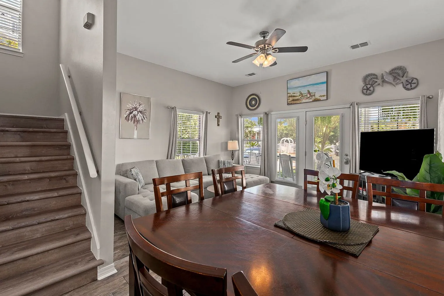 3 bed, 3.0 bath, 1593 sqft, $8,439 — Photo 2