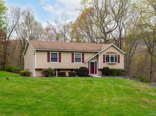 25 Boswell Rd, Putnam Valley, NY 10579