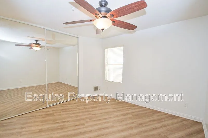 3 bed, 2.0 bath, 1022 sqft, $2,950 — Photo 4