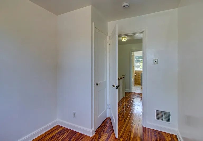 730 E Madison St — Photo 18